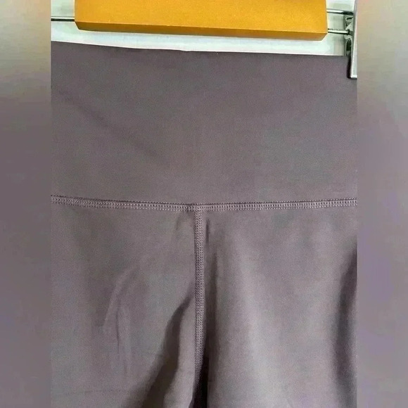 BNWT Smoothfeel Short Shorts with Pockets in Purple Size Large - Picture 5 of 11